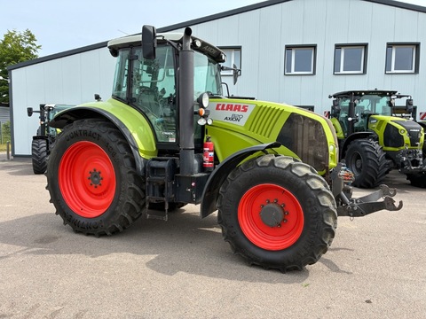 CLAAS AXION 820 CMATIC