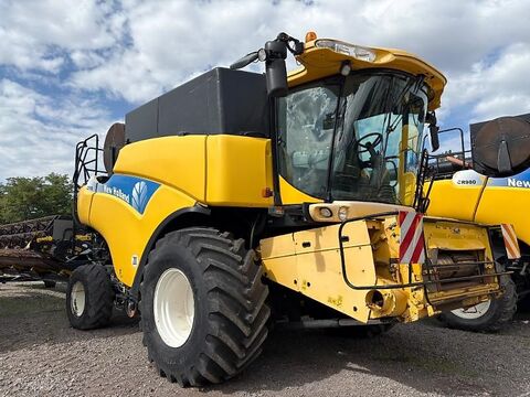 New Holland CR 980