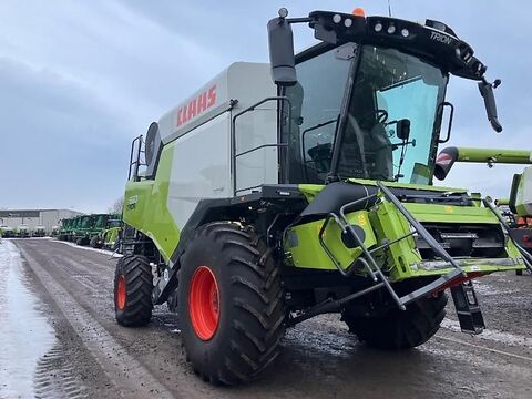Claas TRION 660