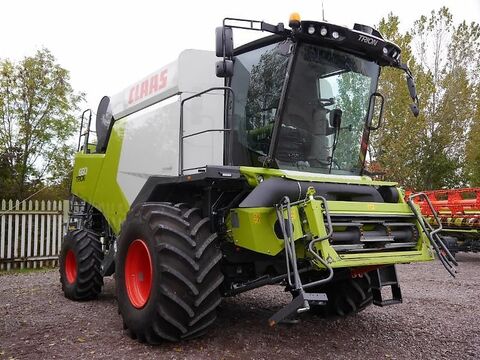 Claas TRION 660