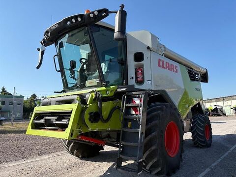 Claas TRION 650
