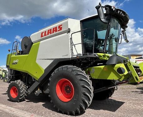 Claas TRION 640