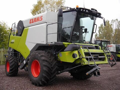 Claas TRION 660