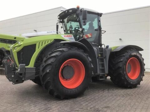 <strong>Claas XERION 4200 TR</strong><br />