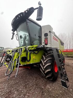 Claas TRION 750 2