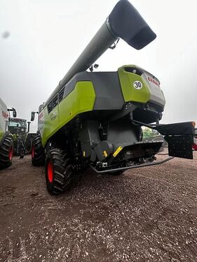 Claas TRION 750 3