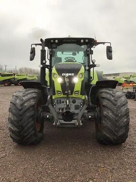 Claas AXION 810