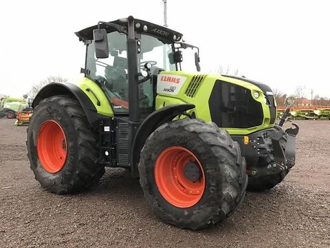 Claas AXION 810