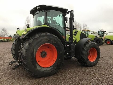 Claas AXION 810