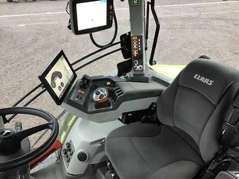 Claas AXION 810