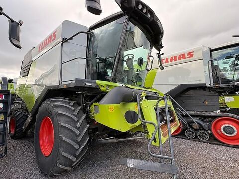 Claas TRION 750