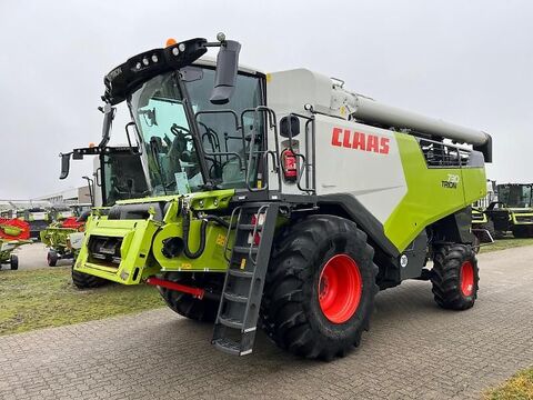 Claas TRION 730