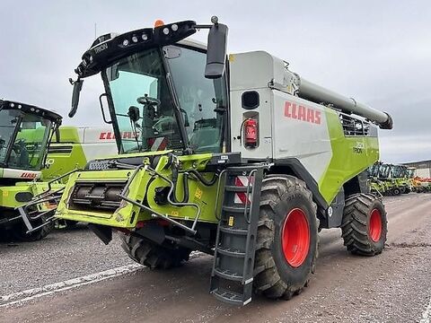Claas TRION 750 2