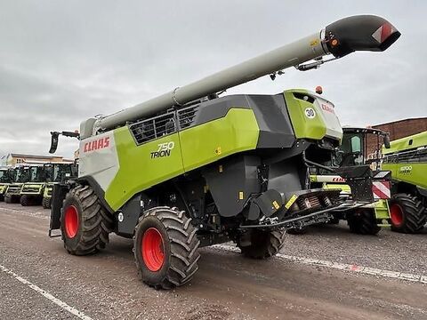 Claas TRION 750 3