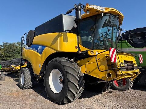 New Holland CR 9070