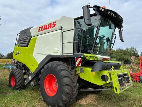 Claas TRION 720