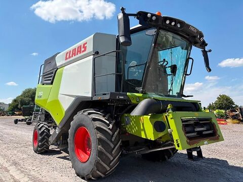 Claas TRION 750