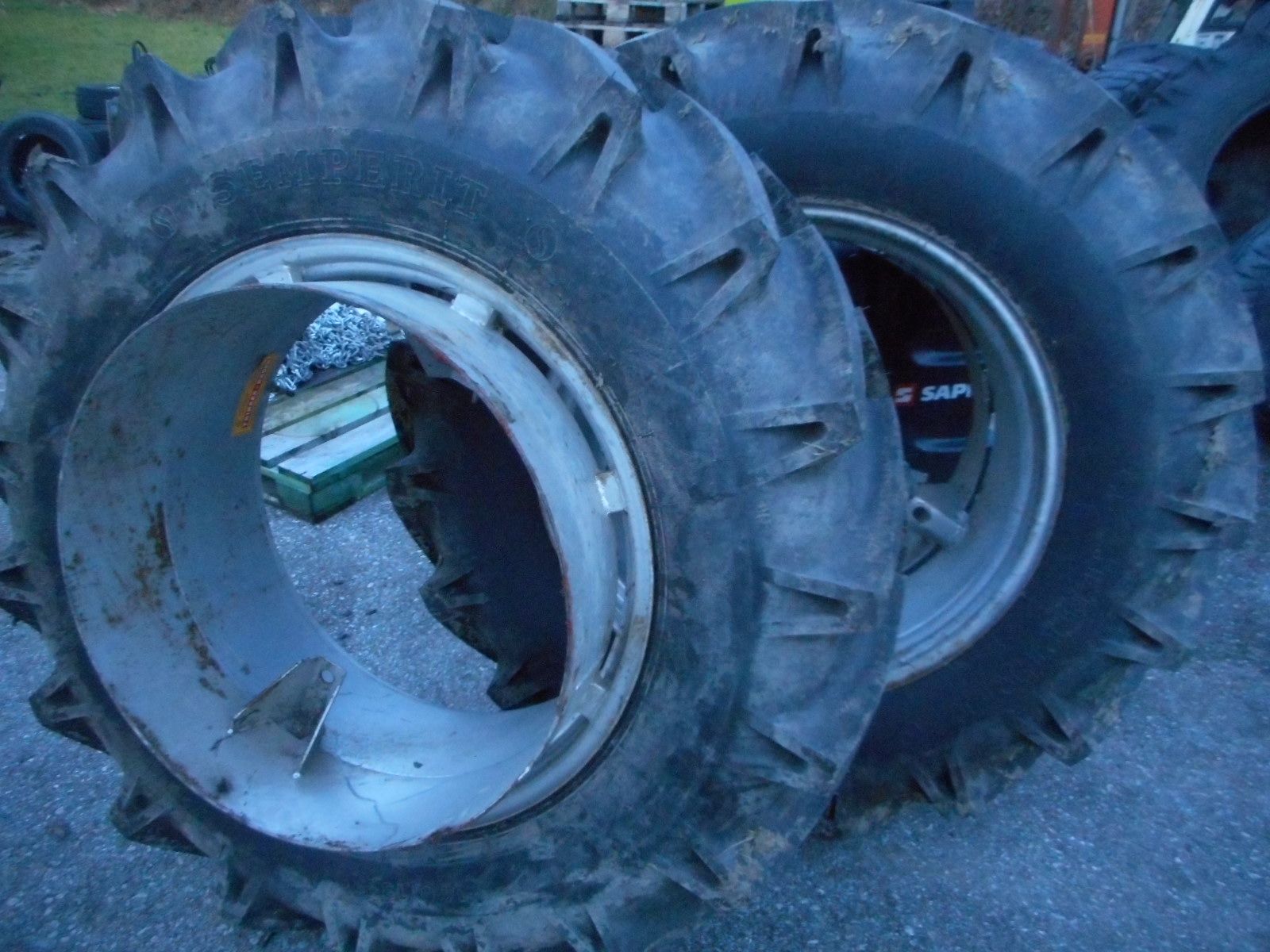 Semperit Zwillingsräder 1