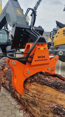 Westtech Woodcracker W820 inkl. Anbau für Lader 