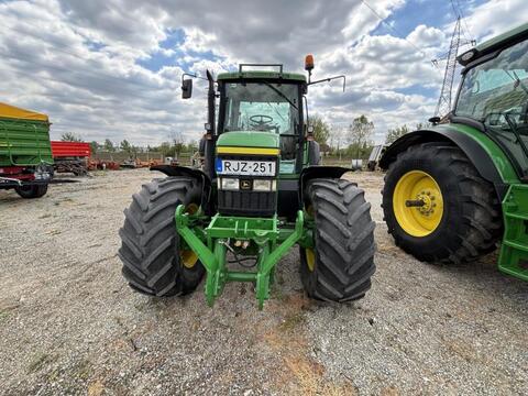 John Deere 6910