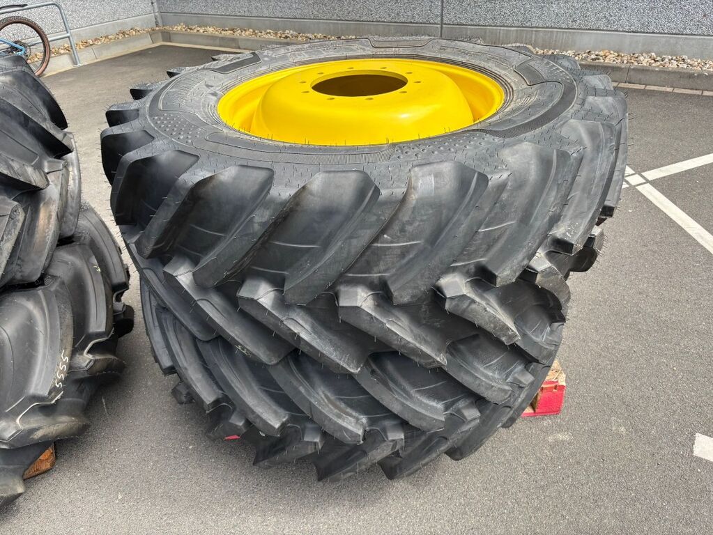 CEAT VF 520/85 R38 + 480/70 R30 3