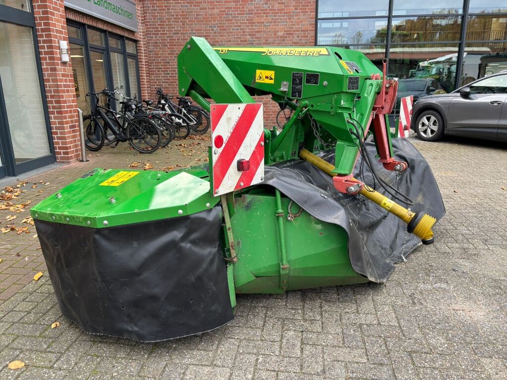 John Deere 131 Mähwerk 3