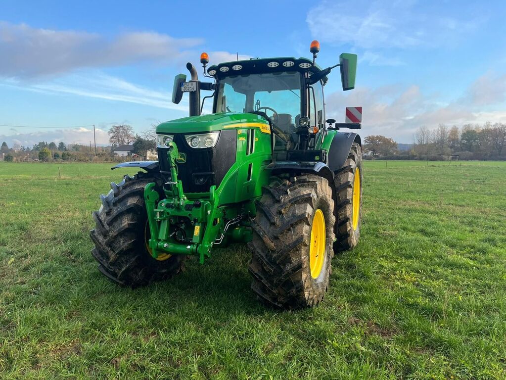 John Deere 6R215 3