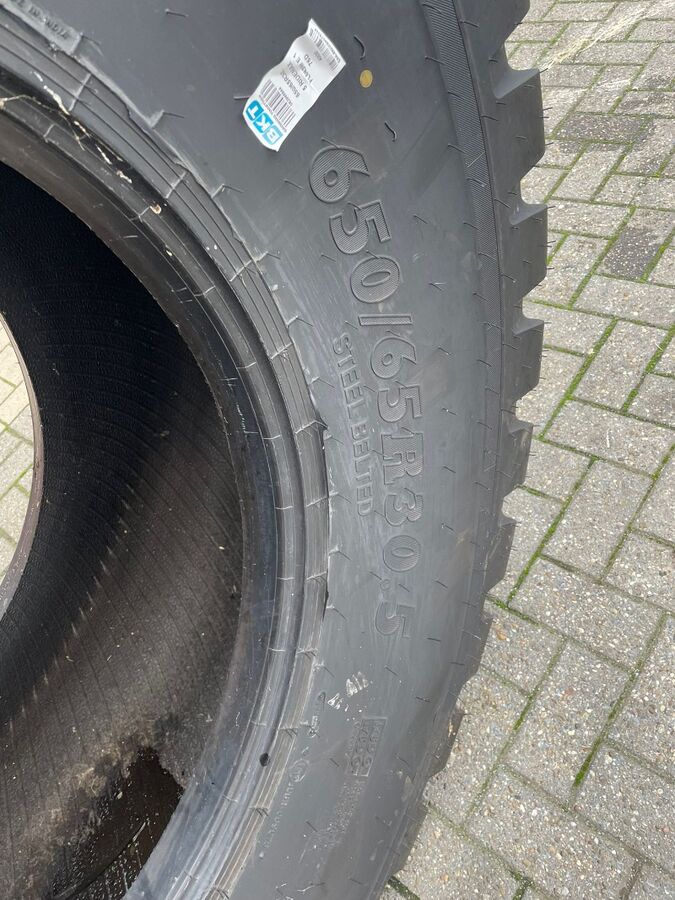 BKT 650/65R30,5 3