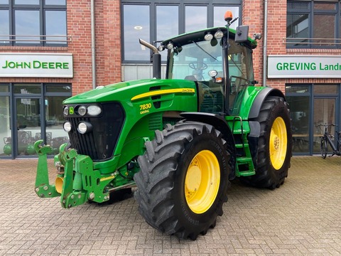 John Deere 7830