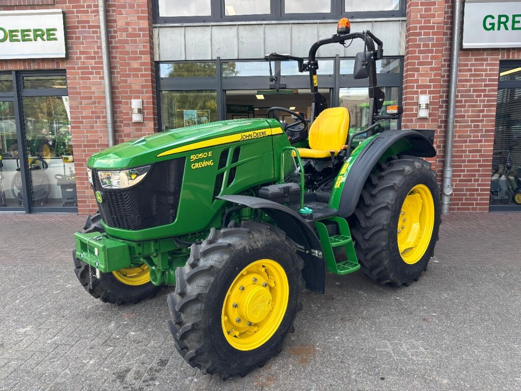 John Deere 5050E 1