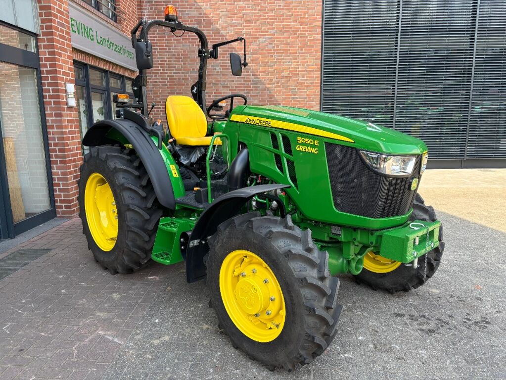 John Deere 5050E 2