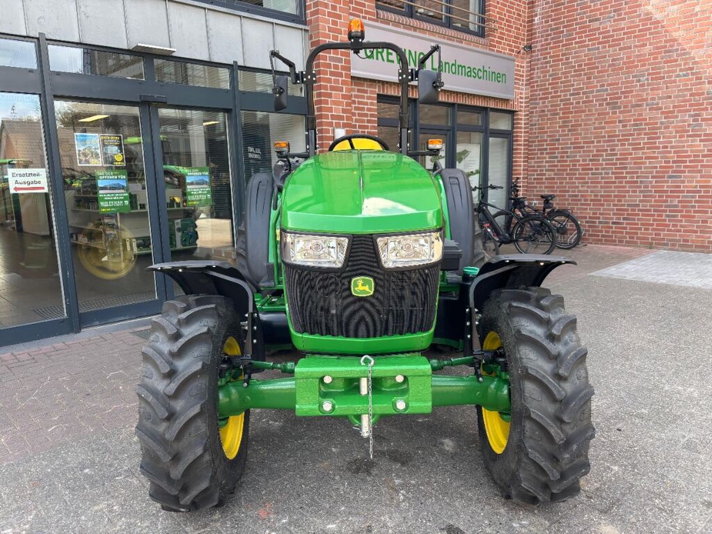John Deere 5050E 3