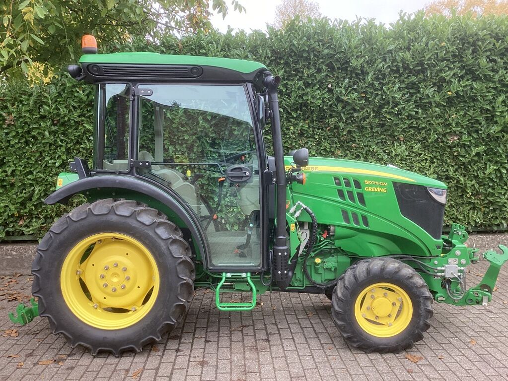 John Deere 5075GV 3