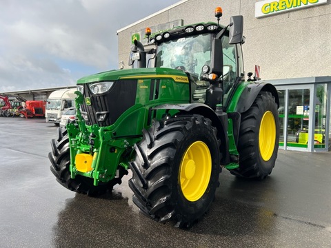 John Deere 6R230