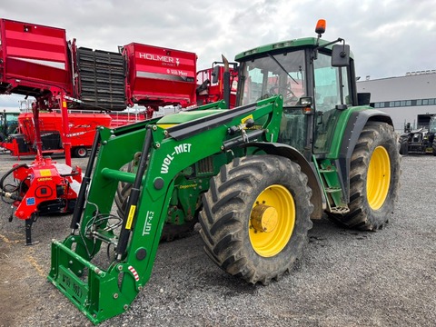 John Deere 6910