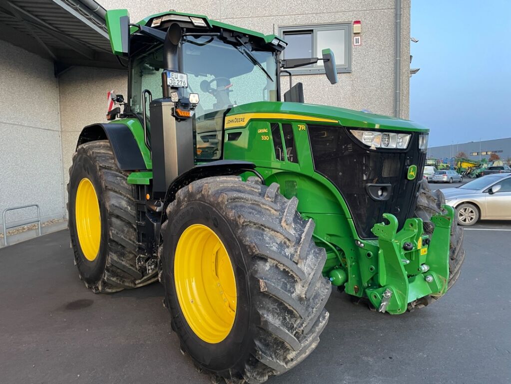 John Deere 7R330 3