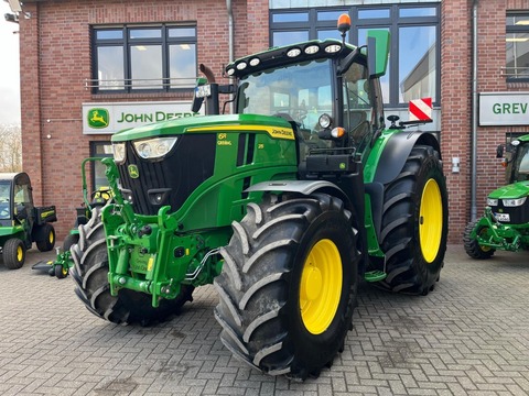 John Deere 6R215