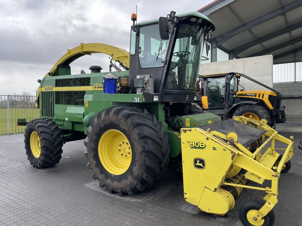John Deere 6850 Allrad 4WD  2