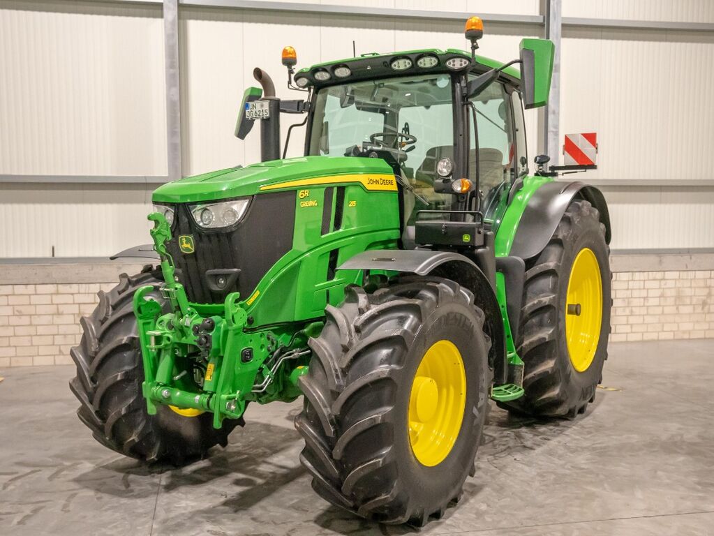 John Deere 6R215 1