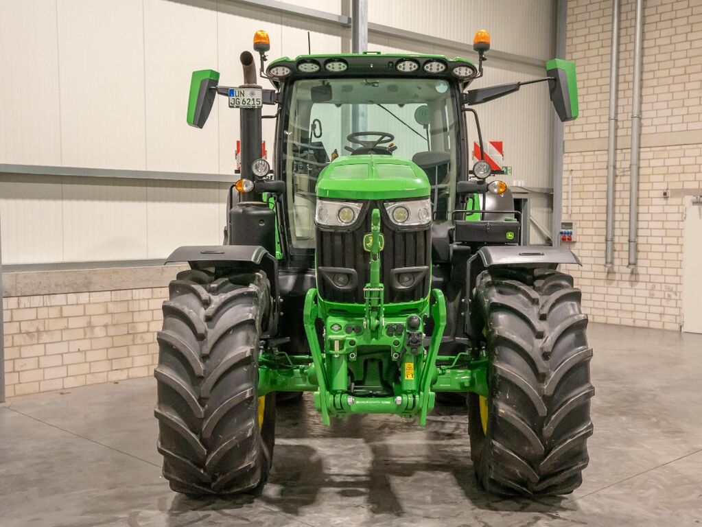 John Deere 6R215 2