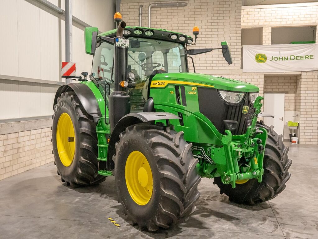 John Deere 6R215 3