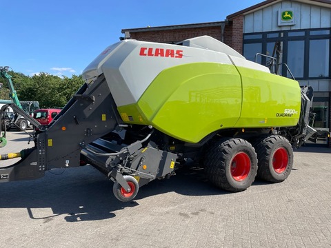 <strong>CLAAS Quadrant 5300F</strong><br />
