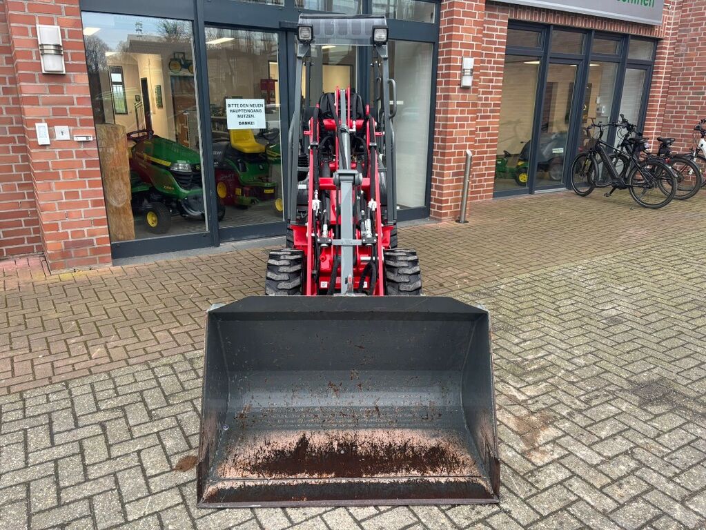 Weidemann 1140 inkl. Greifschaufel / Palettengabel / Schau 2