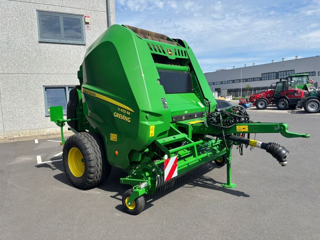 John Deere V451M 3