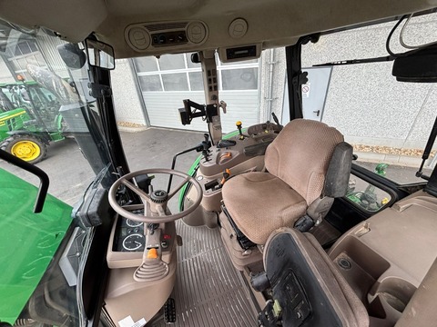 John Deere 6100MC