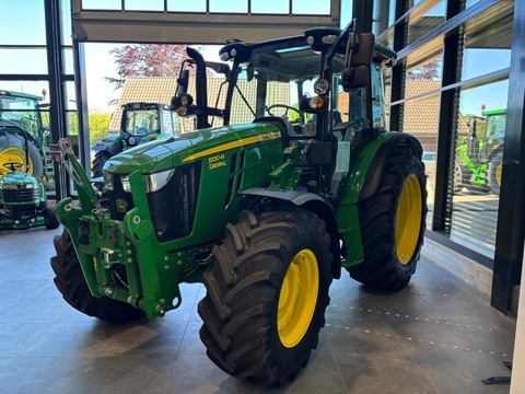 John Deere 5120M