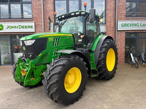 John Deere 6215R