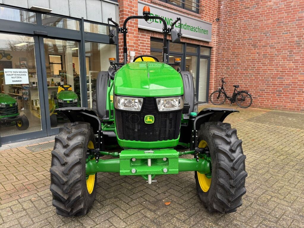 John Deere 5050E 2