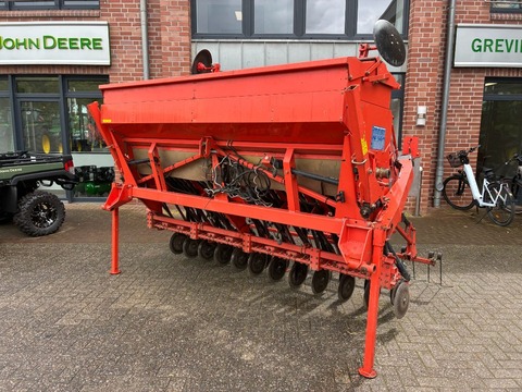 Kuhn Integra 3000