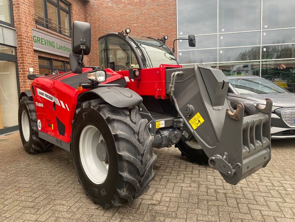 Massey Ferguson TH8043 3